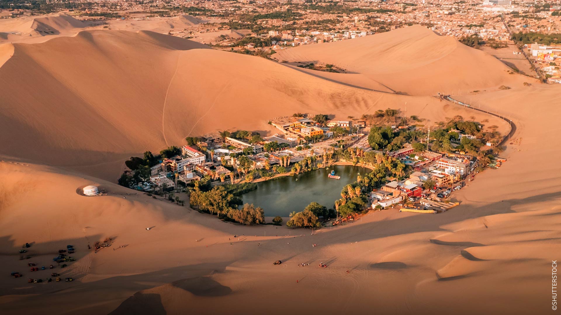 Oásis do deserto Huacachina em Ica, Peru