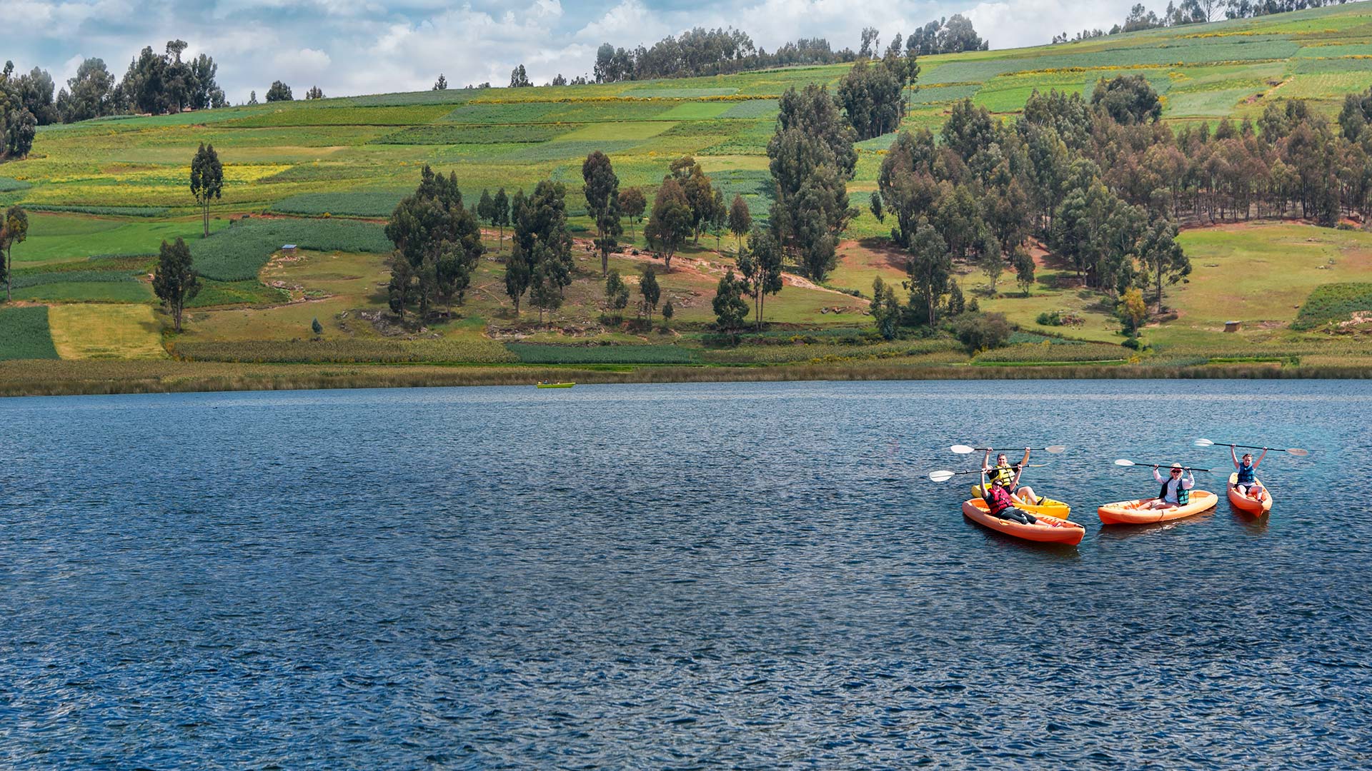 Kayak en laguna de Cusco